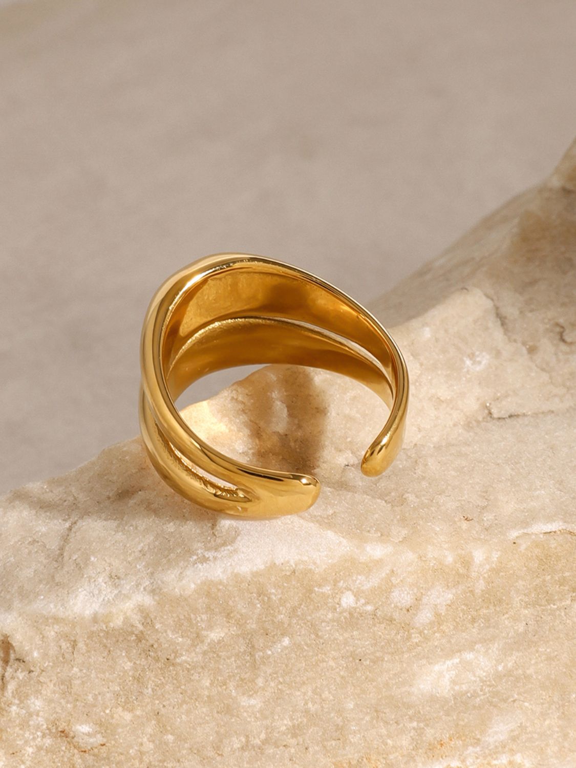 Hadid Double-Layered Ring