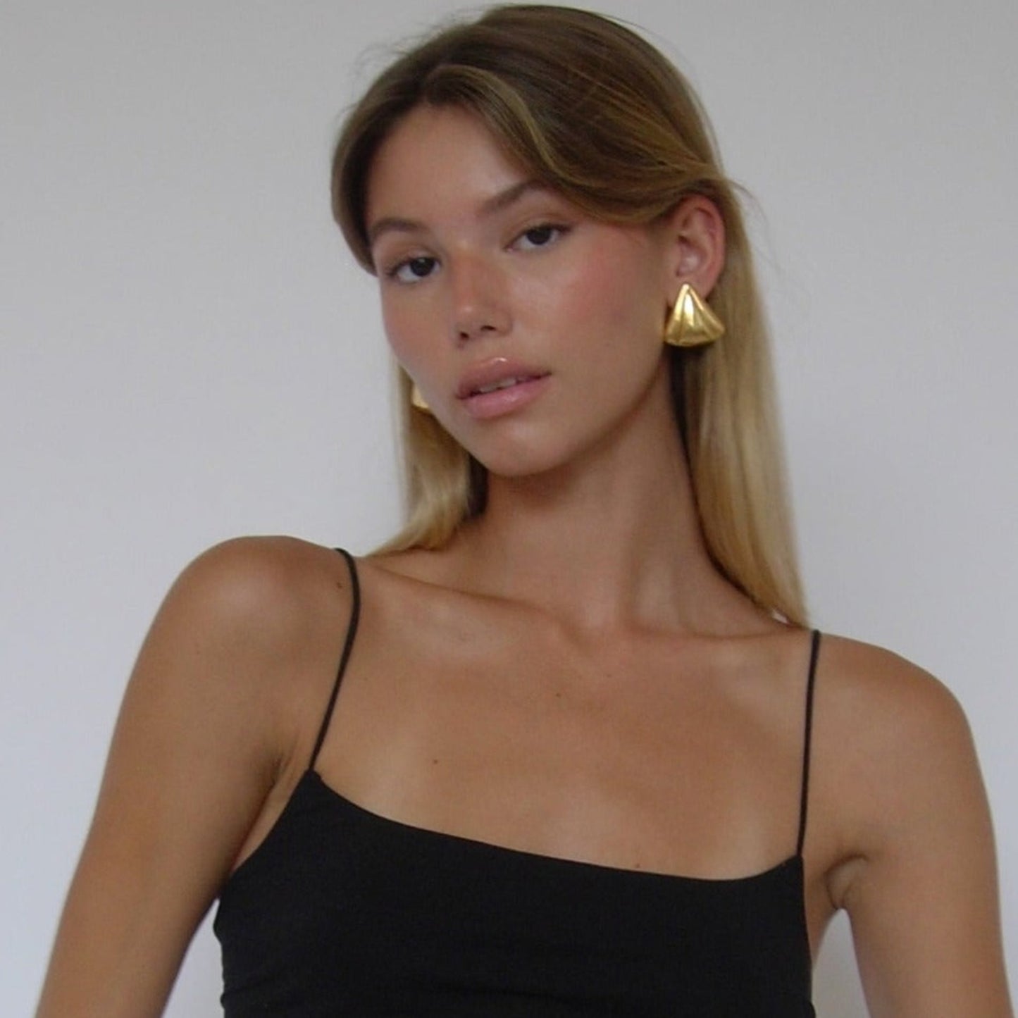 Serena Shell-Shaped Earrings