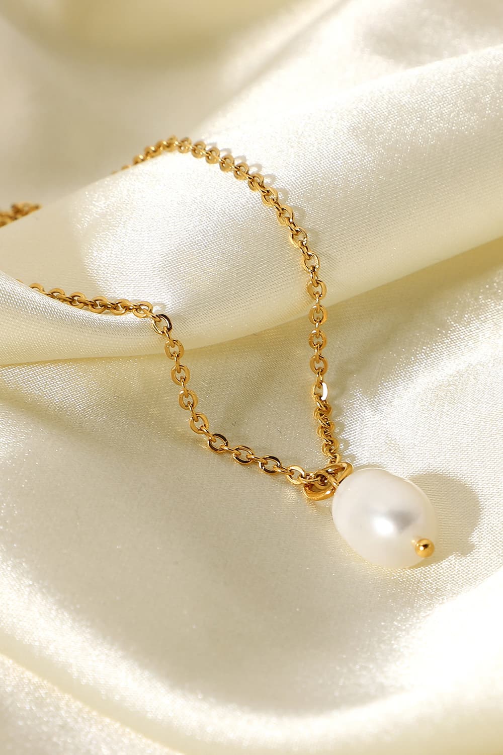 Poseidon's Pearl Pendant Necklace