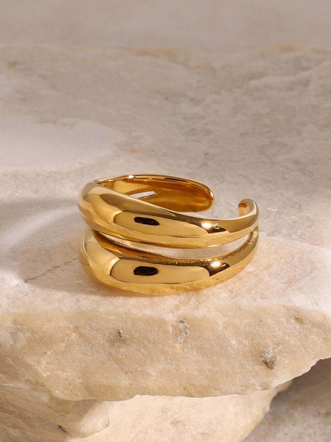 Hadid Double-Layered Ring