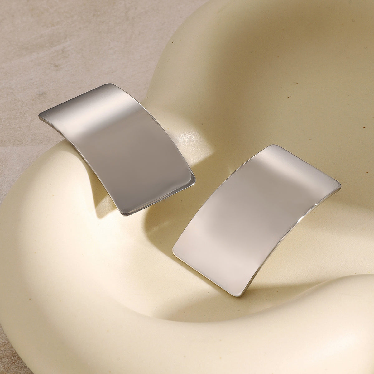 Elegante Earrings