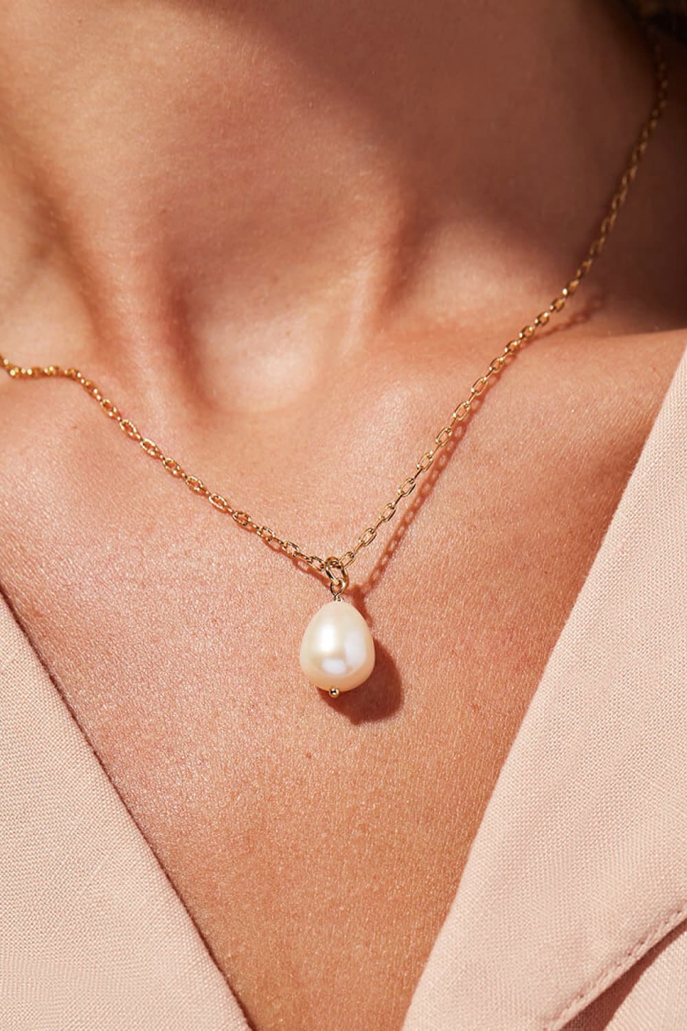 Poseidon's Pearl Pendant Necklace