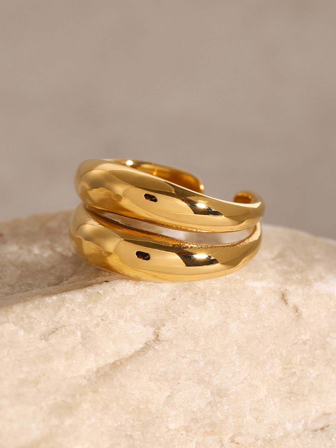 Hadid Double-Layered Ring