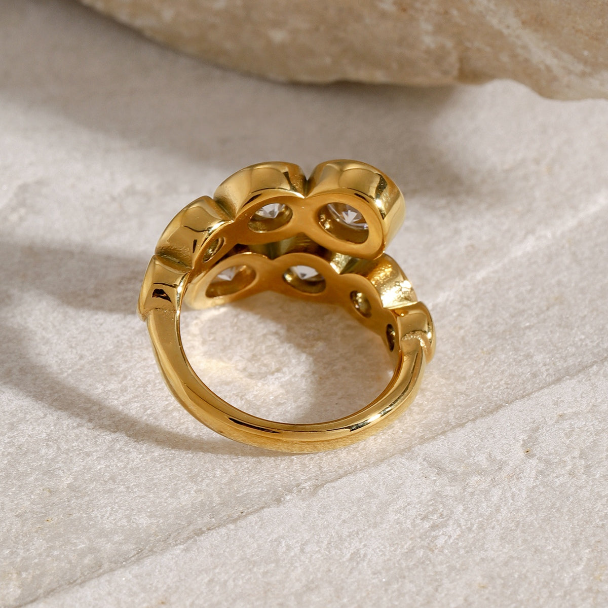 Adera Ring